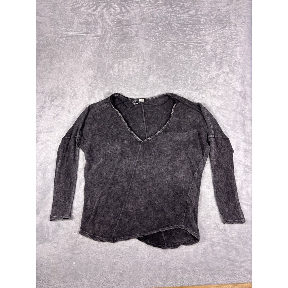 We The Free Long Sleeve Top Womens XS Gray V-Neck Raw Edge Asymmetrical Hem